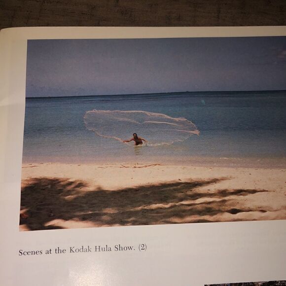60/70s Exploring Hawaii Book 1 Oahu Cool guide book in pictures. Flowers & Surf - Picture 17 of 17